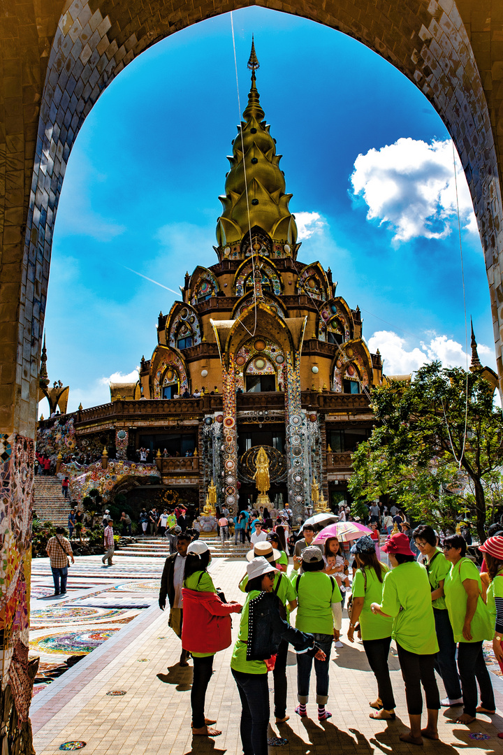 Visitors in Wat Pha Sorn Kaew