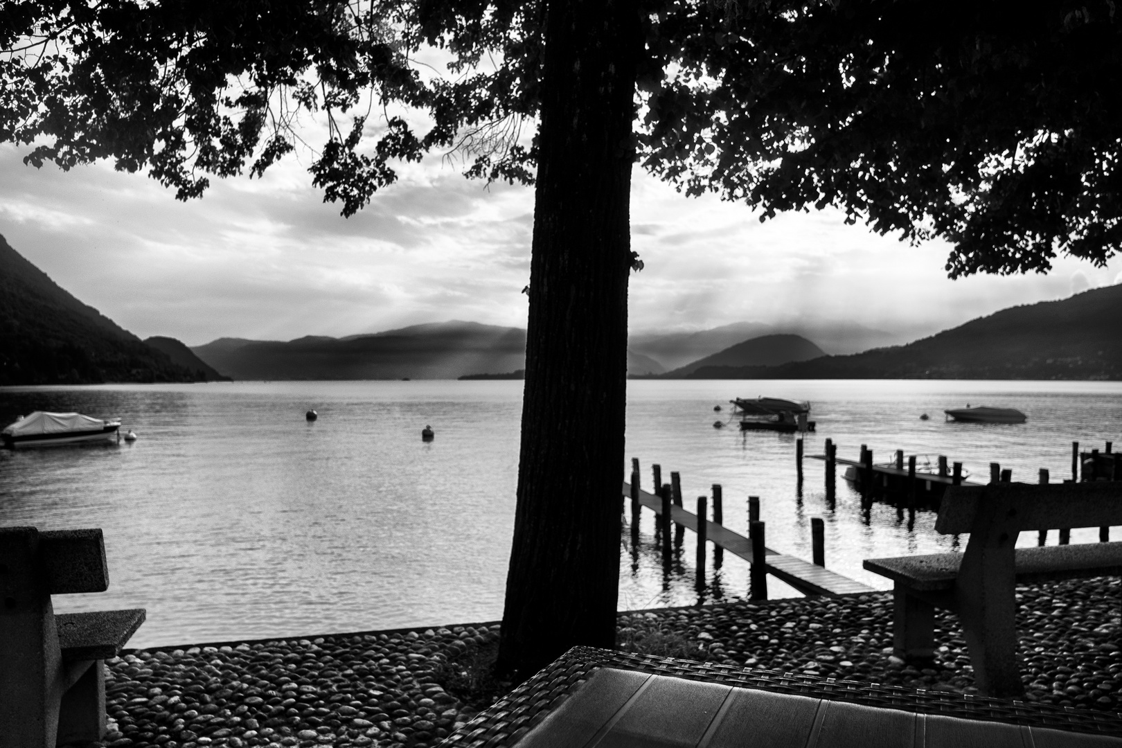 Vista da piazza lago, Caldè