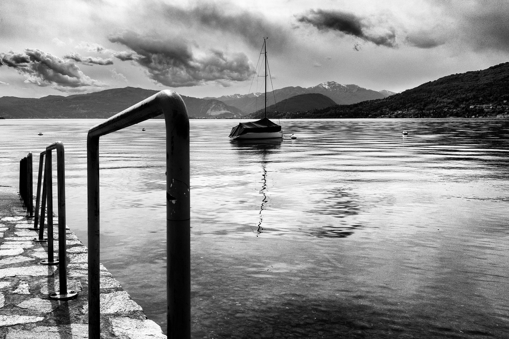 Vista dal cantiere nautico di Caldè