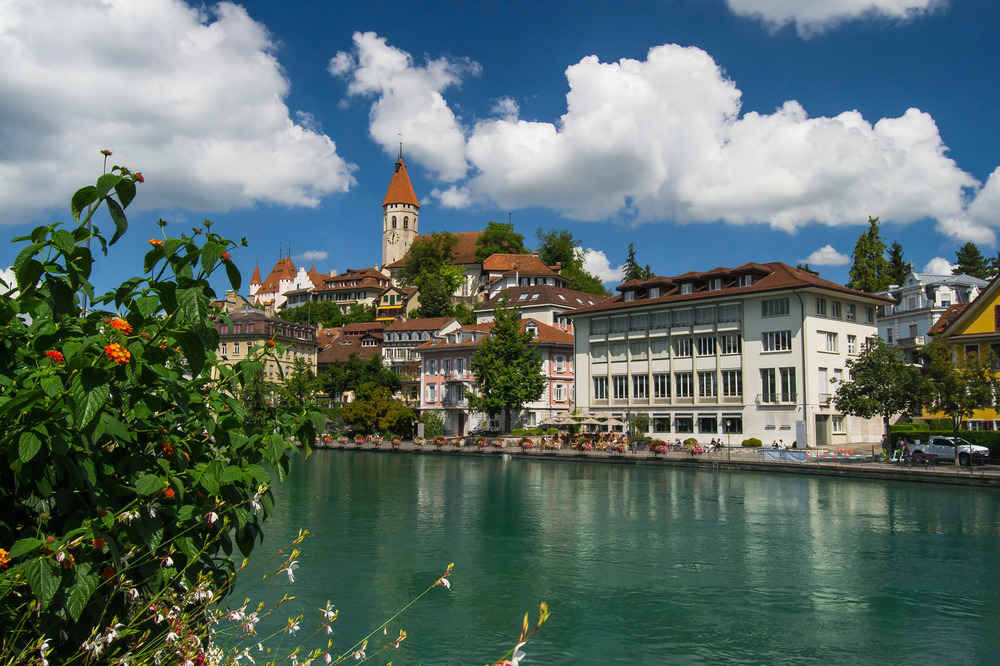 Vista dal ponte di legno Thun....