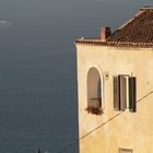 vista di villa dell'800 sul mare