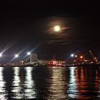 Vista nocturna del puerto de La Coruña II