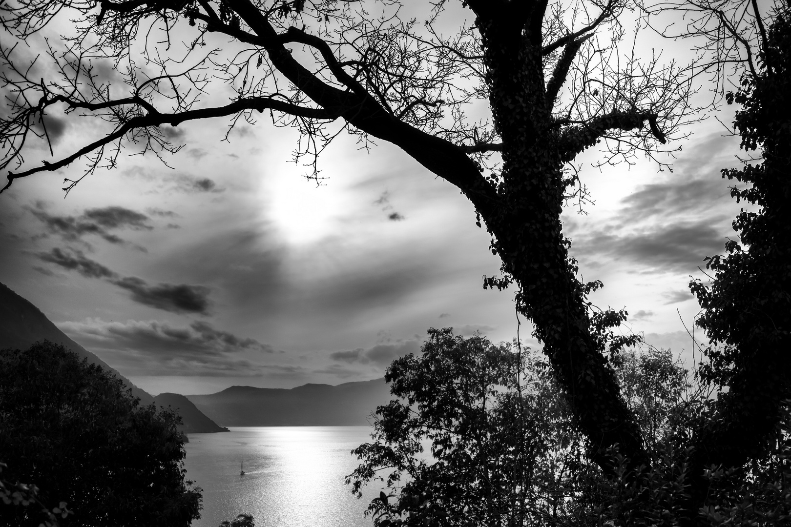 Vista sul lago dalla rocca di Caldè