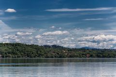 Vista sul lago di Varese