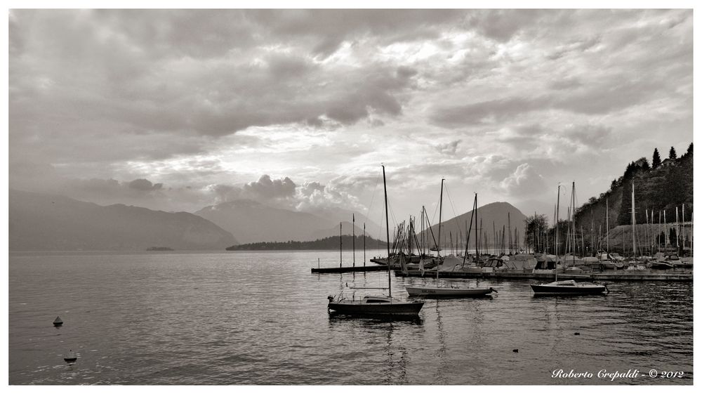 Vista sul porto di Laveno