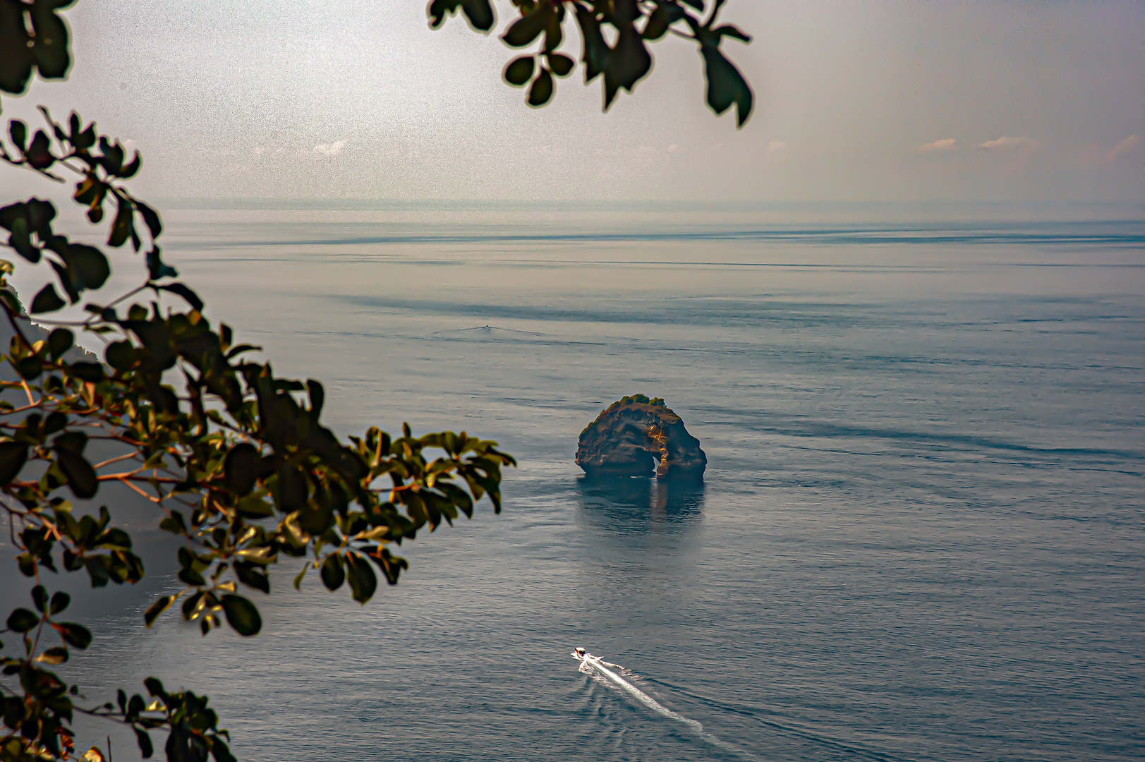 Vista to the ocean side