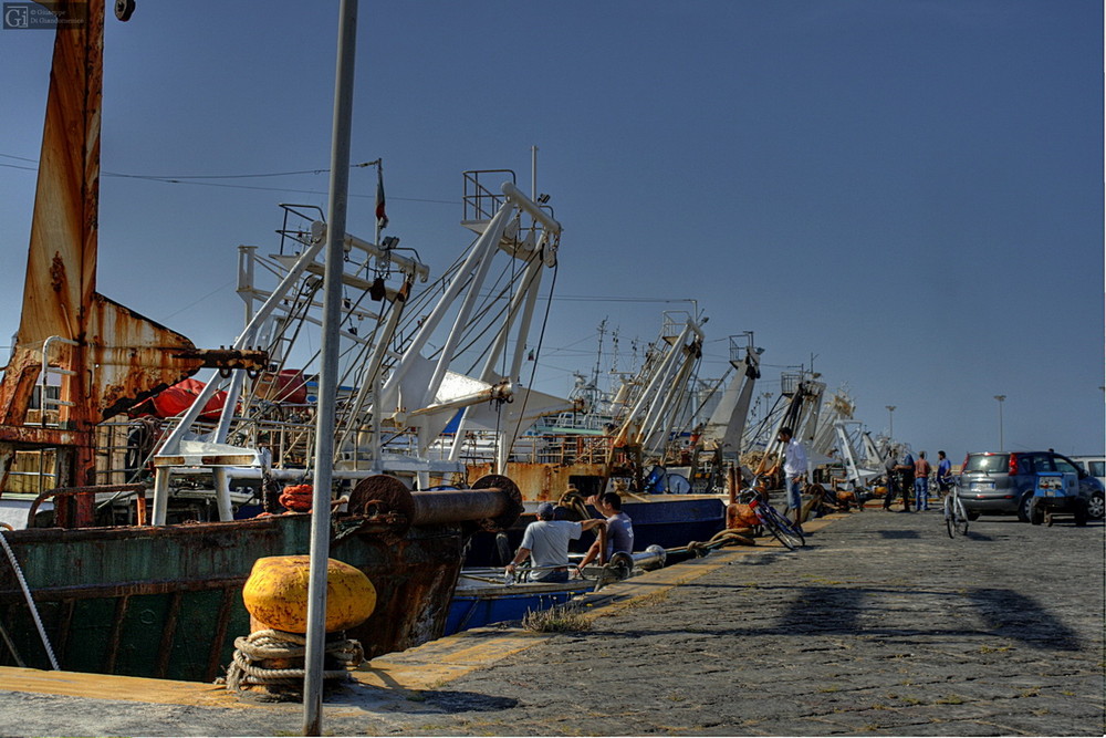 Vita di pescatori: il giorno comincia