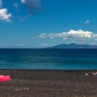 Vitamin D tanken in Kamari, Santorin