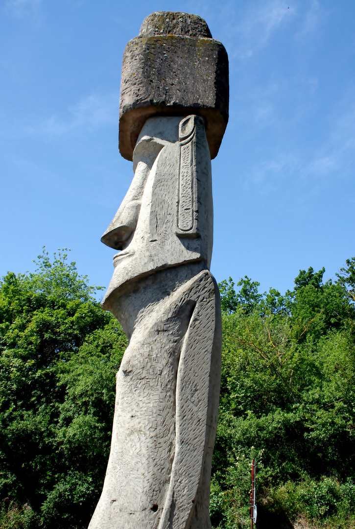 Vitorchiano (VT) Moai, scultura sacra.