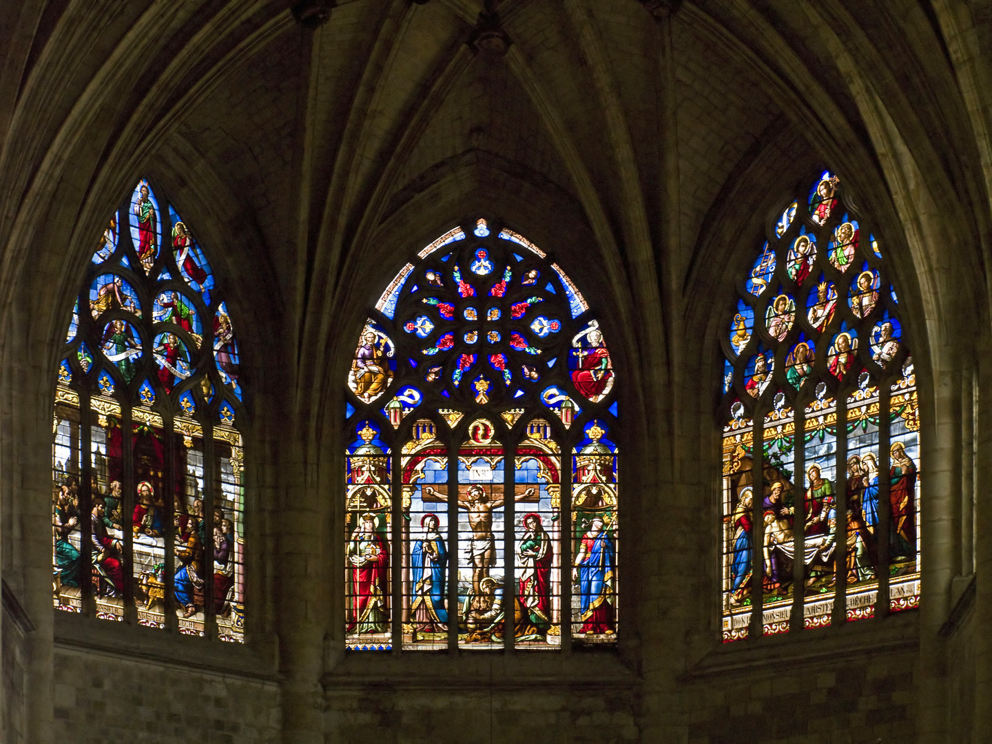 Vitraux du choeur de la Cathédrale Saint-Pierre à Condom