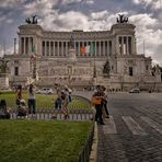 Vittorio   Emanuelle  die Schreibmaschine in Rom 