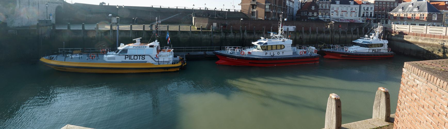 Vlissingen Lotsenboote - Warten auf den Einsatz