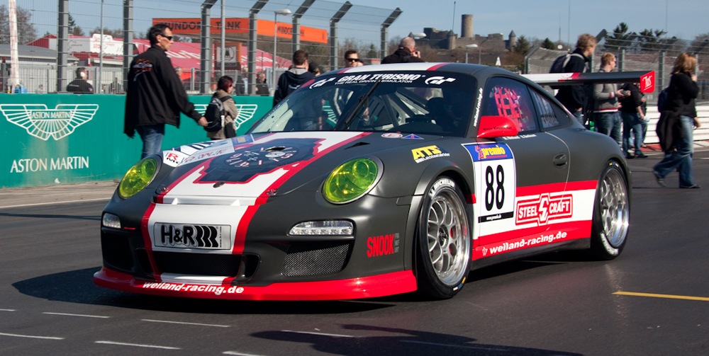 VLN 02.04.11, Porsche in der Startaufstellung