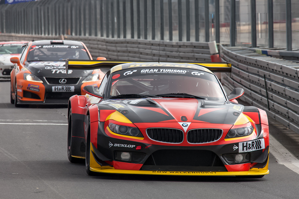 VLN 13.04.13, BMW Z4 bei der Boxeneinfahrt