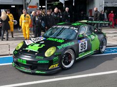 VLN 2012, Uwe Alzen`s Brüll Käfer in der Boxengasse