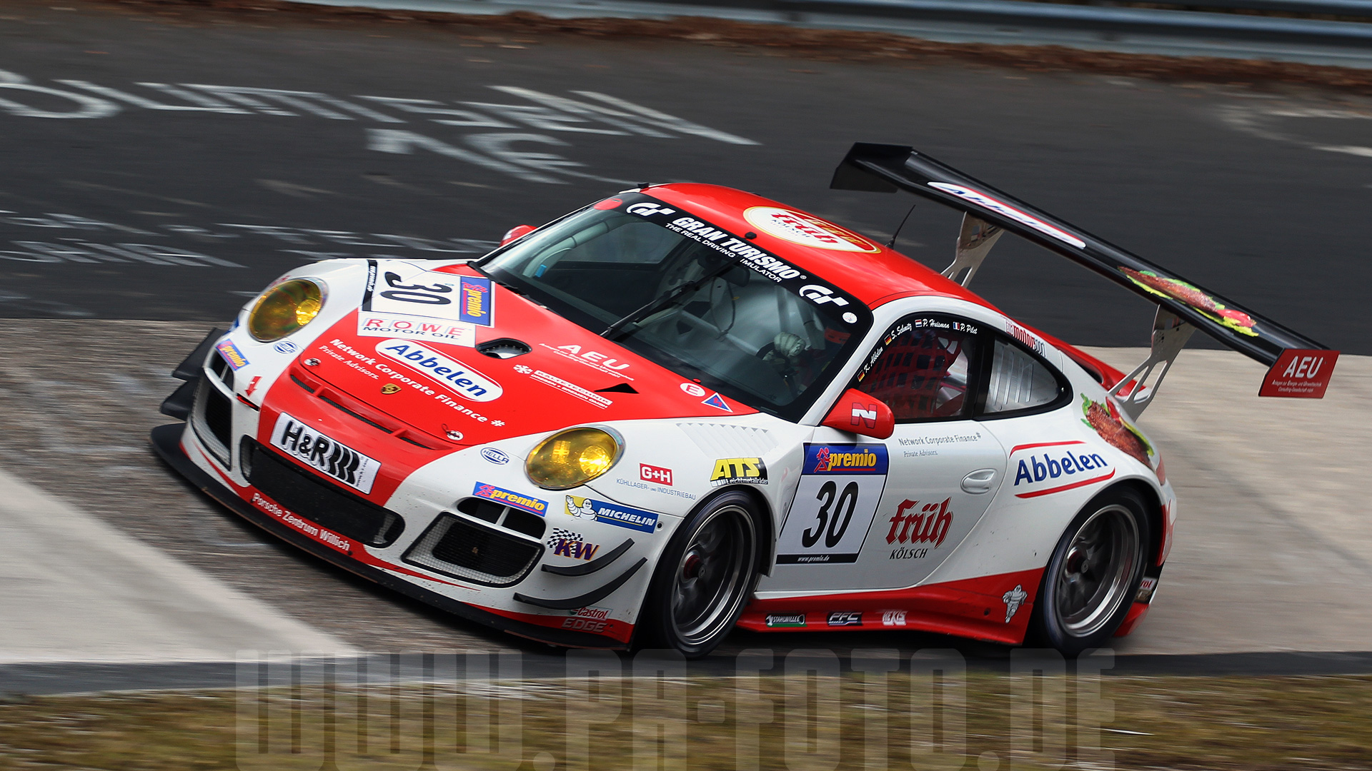 VLN 2013 - GT3 - Frikadelli Racing Porsche hüpft durchs Karussell