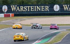 VLN, 25.08.12, der Nadelstreifen gibt alles