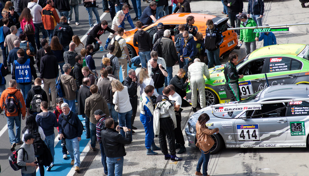 VLN, 28.04.12, Bei Dolate- Motorsport ist immer was los