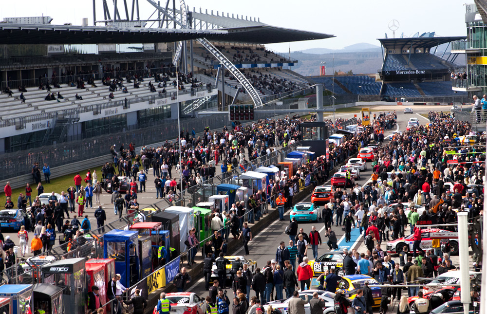 VLN, 28.04.12, VLN Fan`s und Fahrzeuge