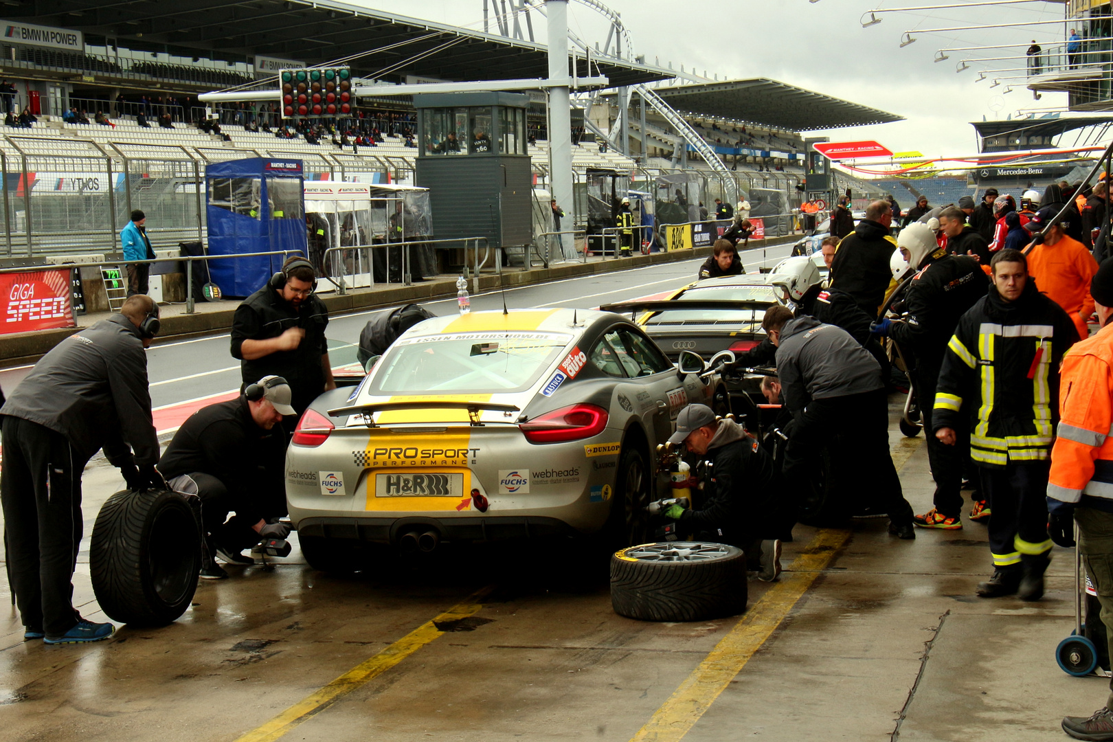 VLN 3 2019 Boxenstop