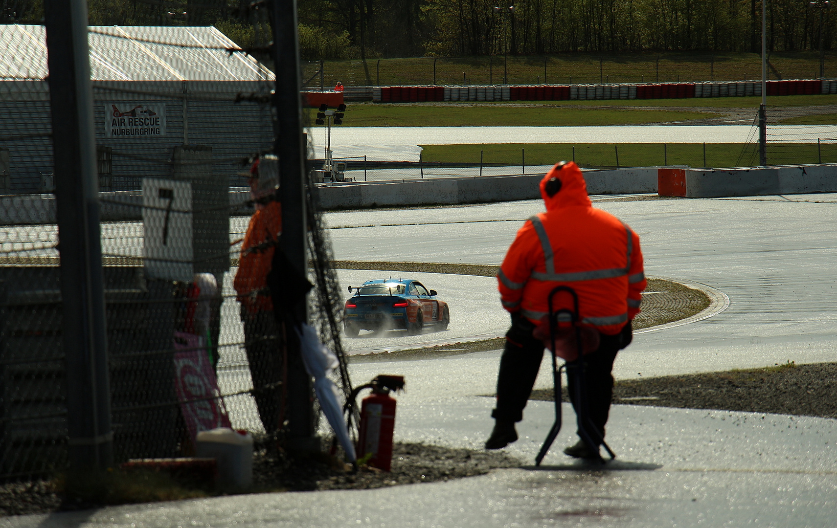 VLN 3 2019 die Jungs an der der Strecke stehen bei Wind und Wetter dafür gibt es 5*****