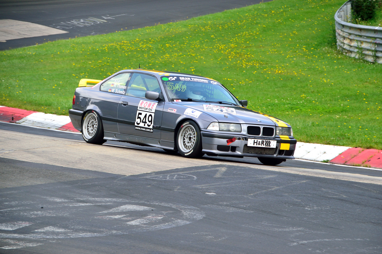 VLN # 549 - BMW 318 is (R. Thomas / M. Schmitz)
