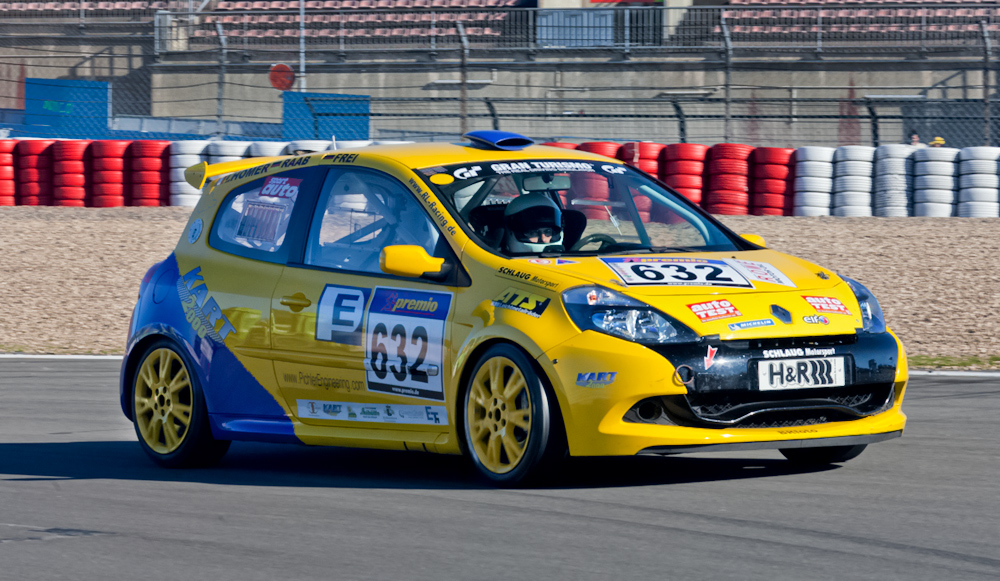 VLN, Archiv 2011, Kleiner gelber Renault Flitzer