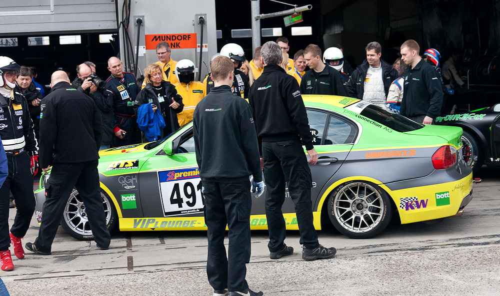 VLN, Einstellf., 13.04.12, Andrang bei Dolate-Motorsport