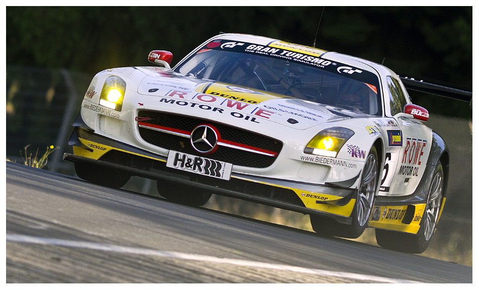 VLN8: Mercedes SLS in Eschbach