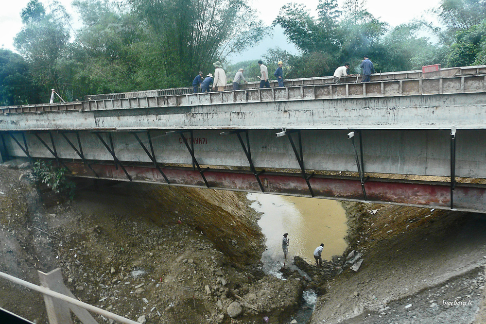 Vo Nha Trand nach Dalat - abenteuerliche Brücken verbinden die Straßen