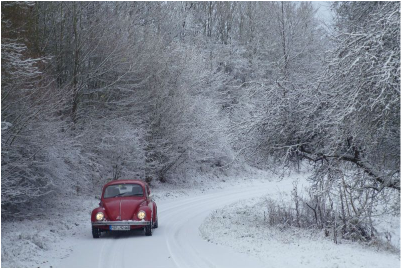 Vocho en la nieve (spanisch, = Käfer im Schnee)