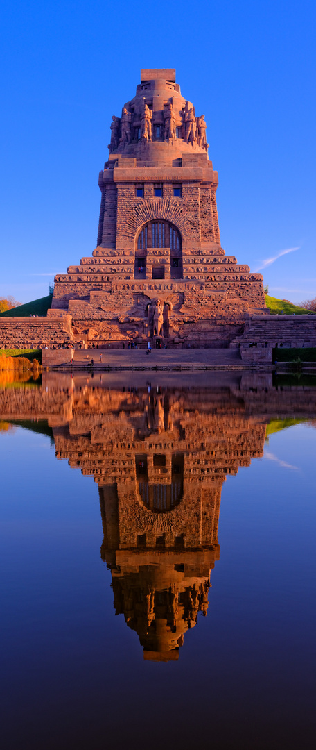 Völkerschlachtdenkmal am Abend