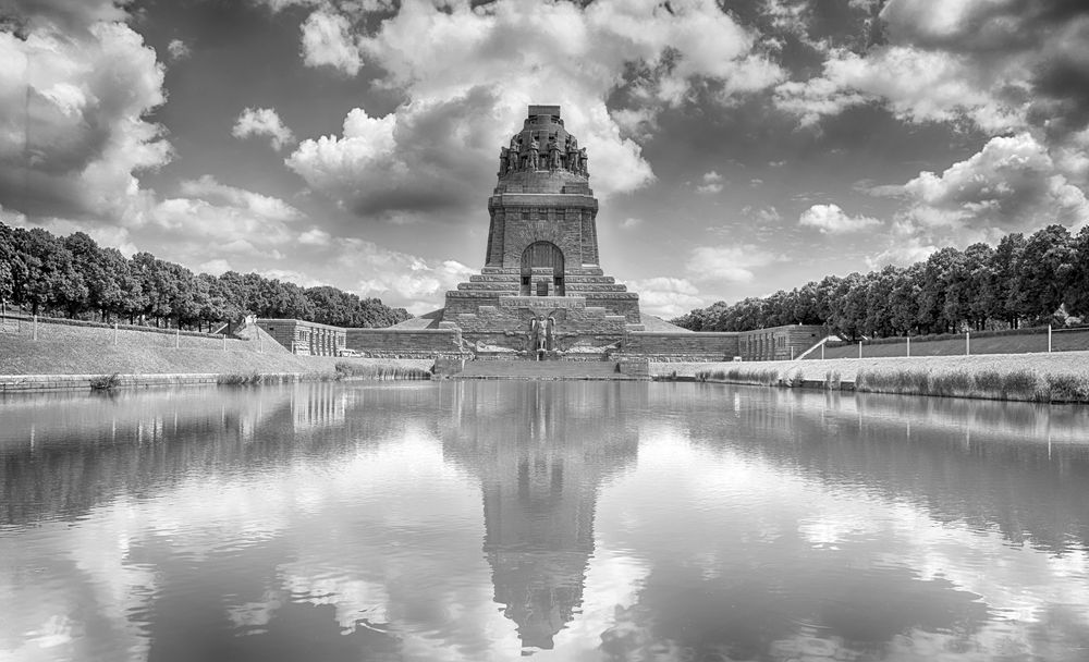 Völkerschlachtdenkmal Foto & Bild art, spezial, monochrome Bilder auf
