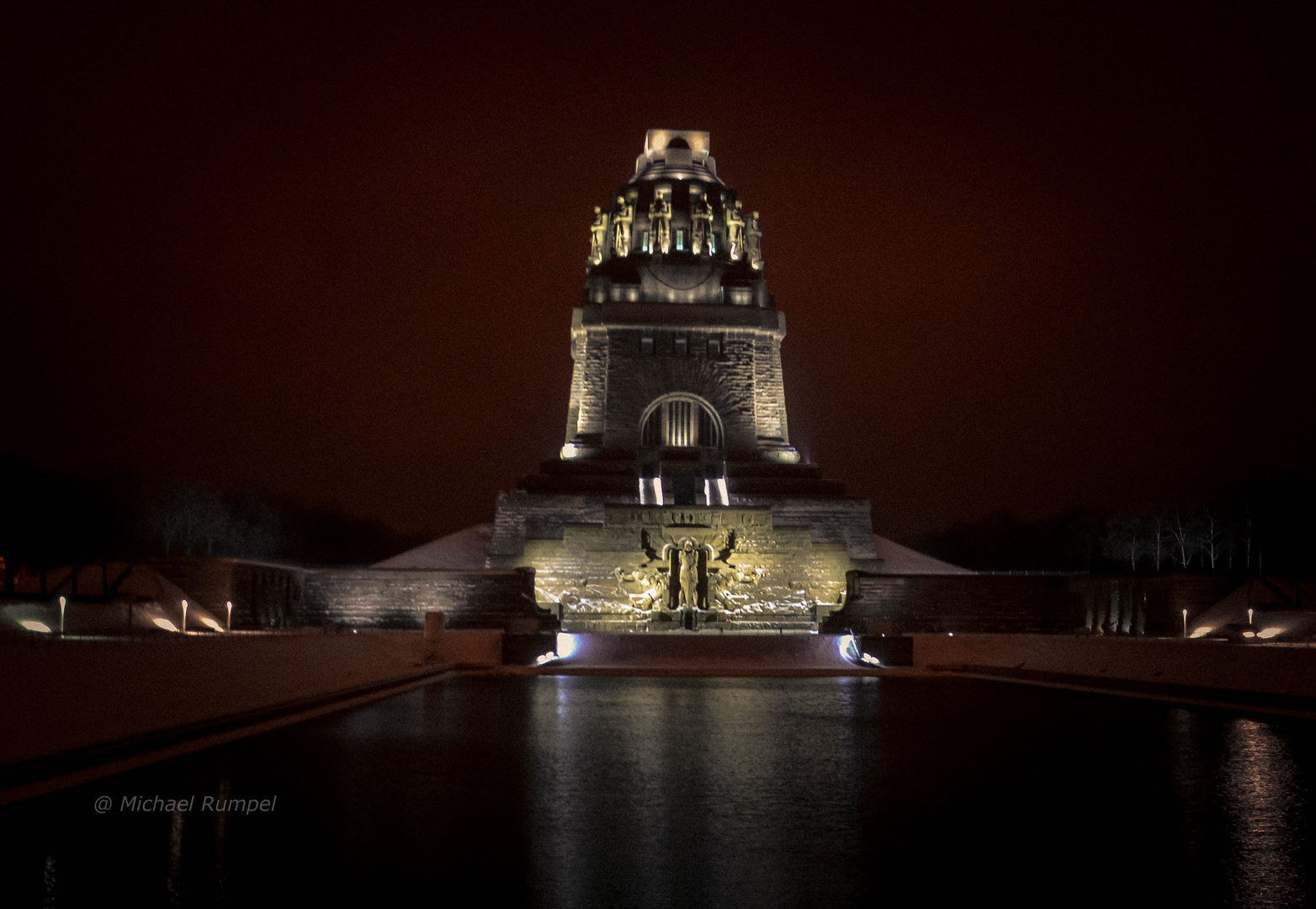 Völkerschlachtdenkmal bei Nacht 3