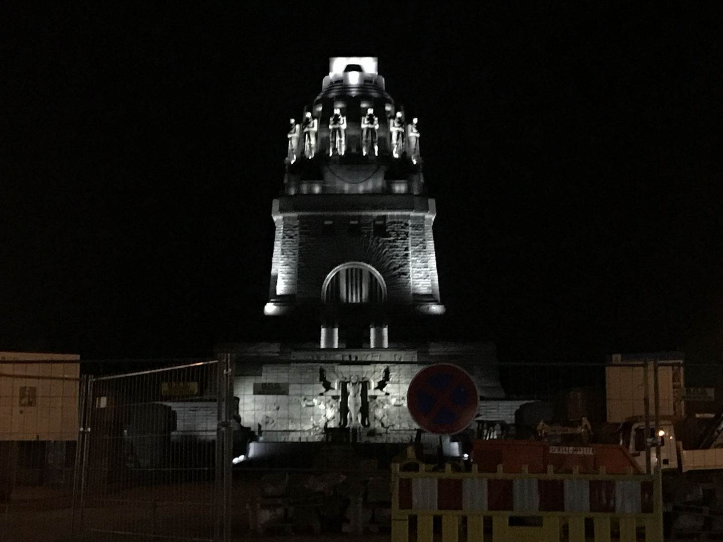 Völkerschlachtdenkmal in Leipzig bei Nacht