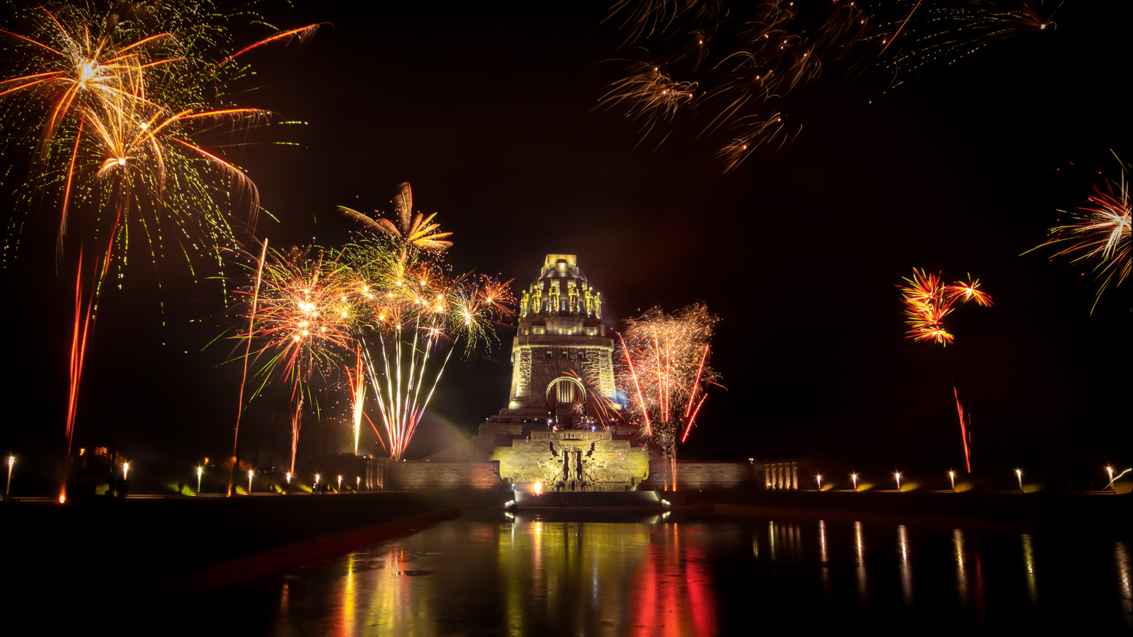 Völkerschlachtdenkmal in Silvester Beleuchtung 2019/20