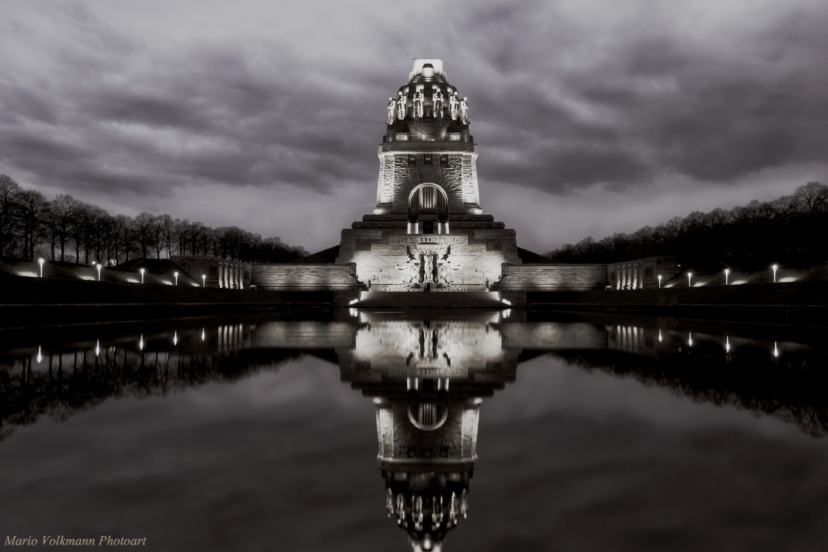 Völkerschlachtdenkmal Leipzig B&amp;W