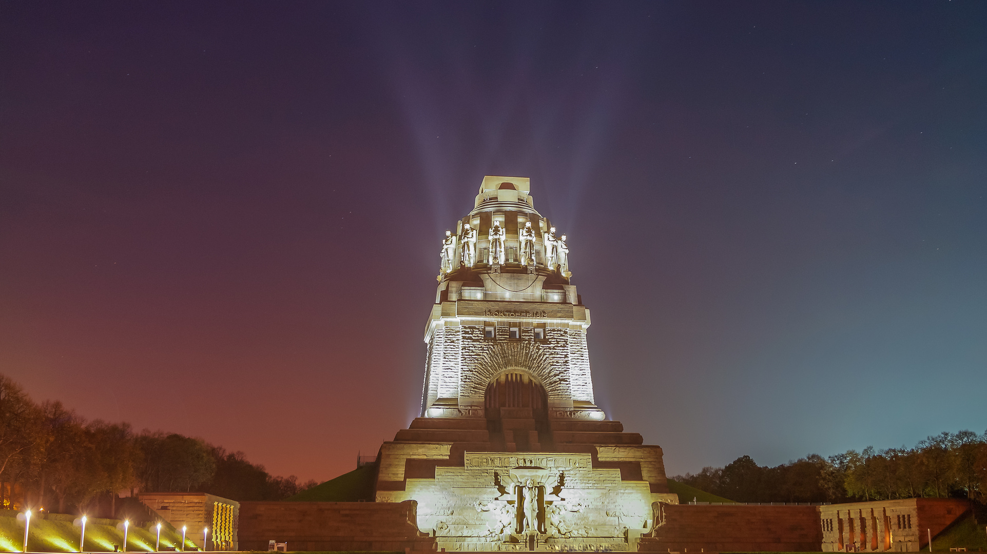 Völkerschlachtdenkmal Leipzig bei Nacht