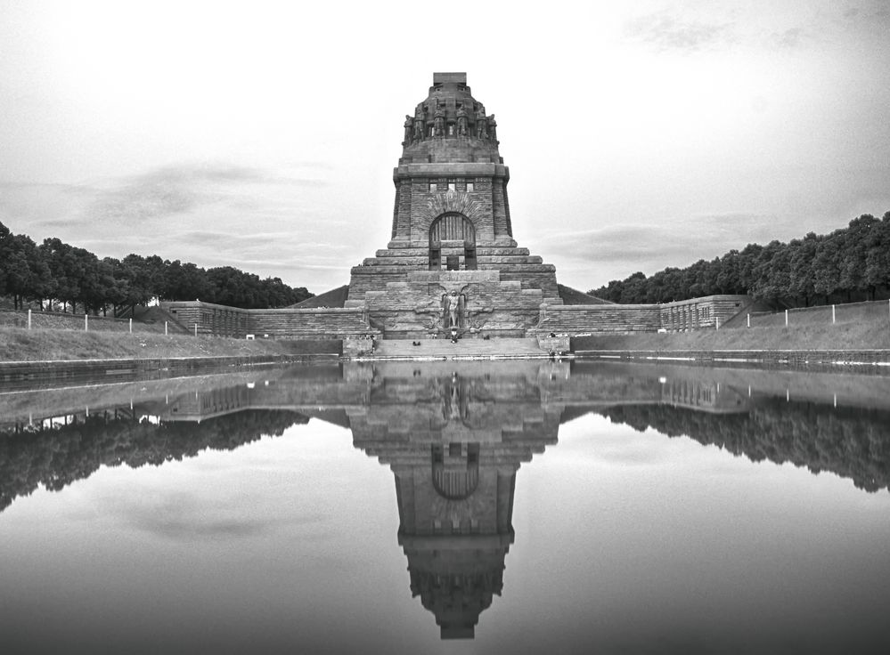 Voelkerschlachtdenkmal s/w