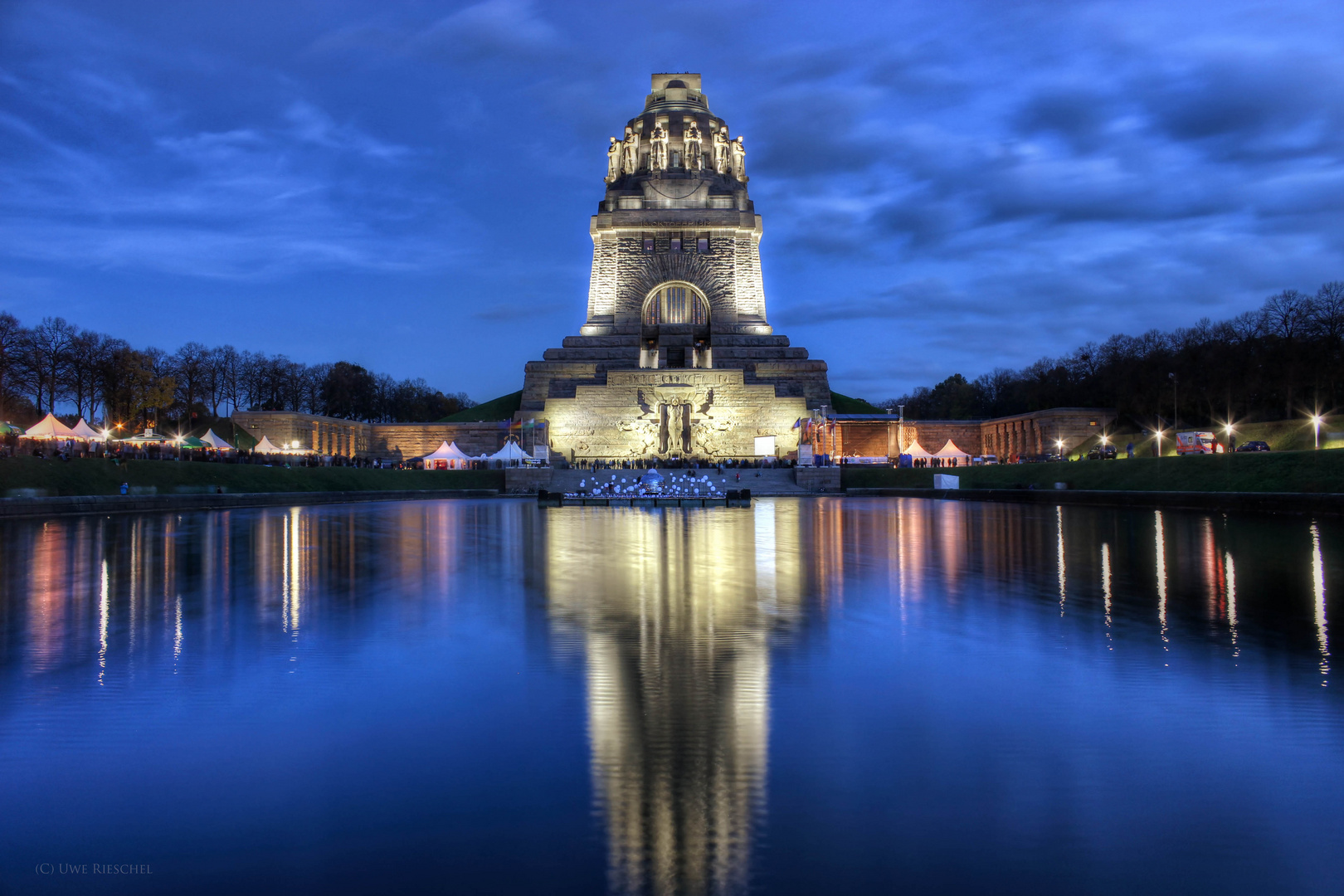 Völkerschlachtdenkmal zur blauen Stunde