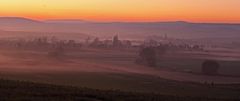 Völlig gleichmäßiger Nebel in der Verteilung über 20 km...