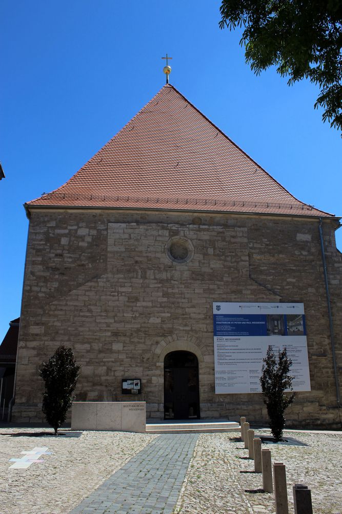 völlig unscheinbar - die Stadtkirche