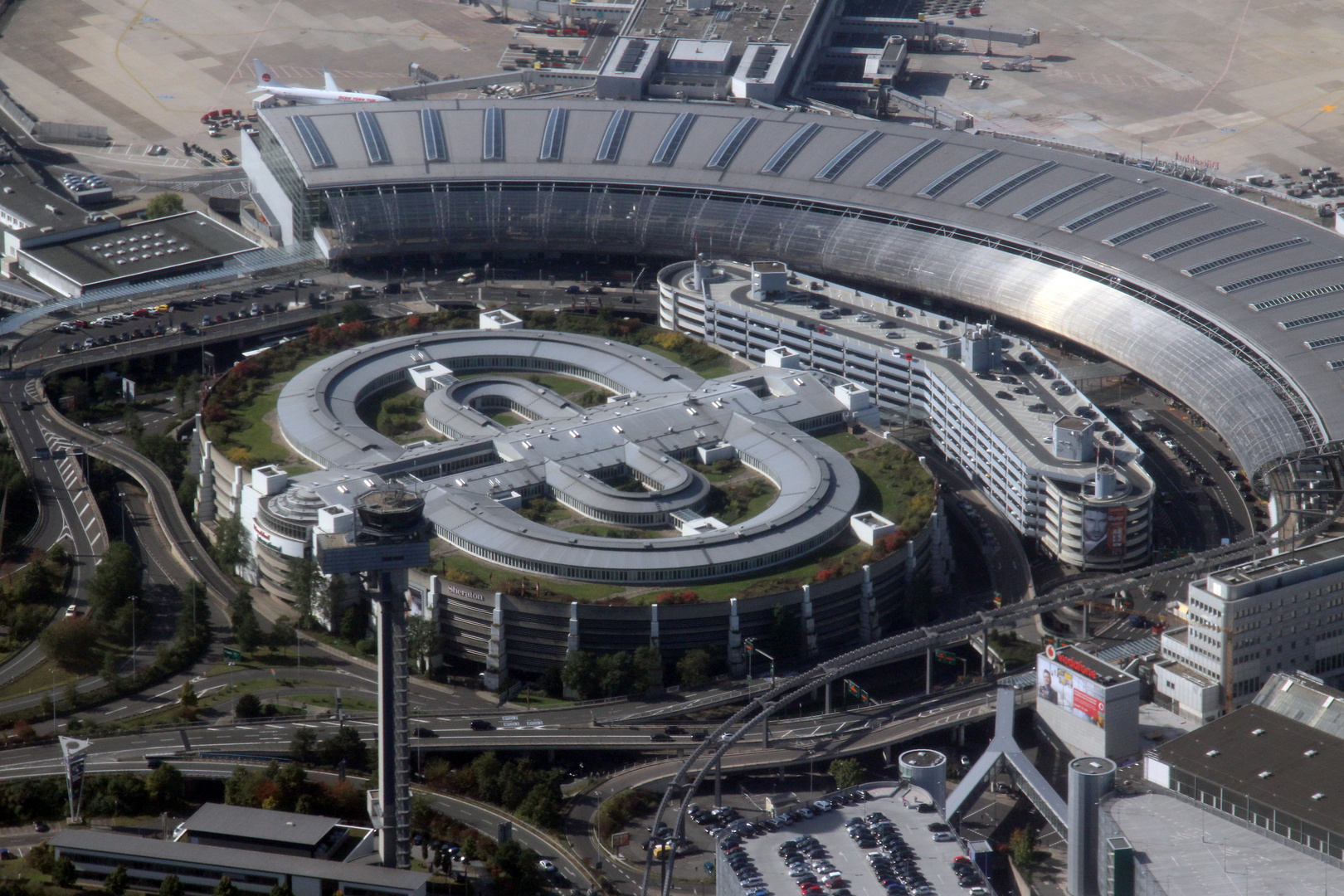 Vogelperspektive des Flughafen Düsseldorf