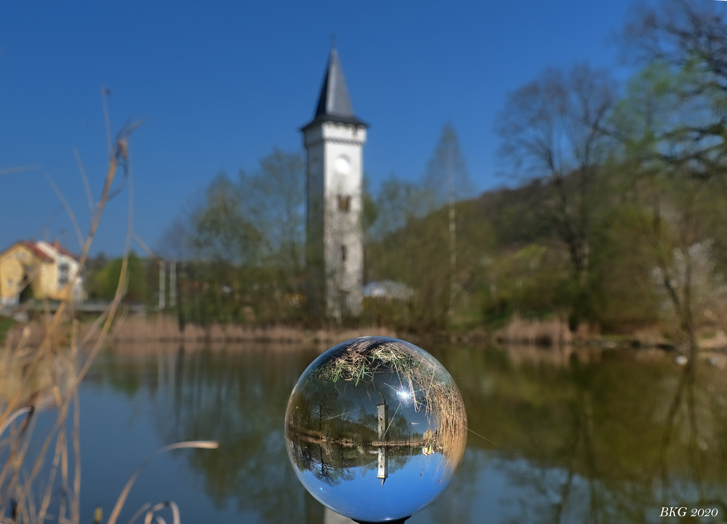 Vogelschutzturm Pforten im Frühling 