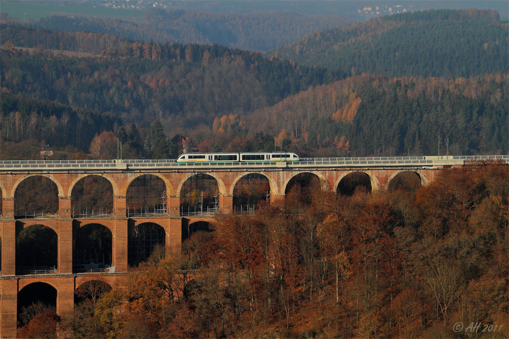 Vogtlandbahn auf der Göltzschtalbrücke