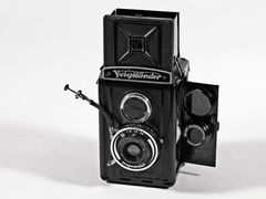 Voigtländer Brillant mit aufsetzbarem optischem Belichtungsmesser