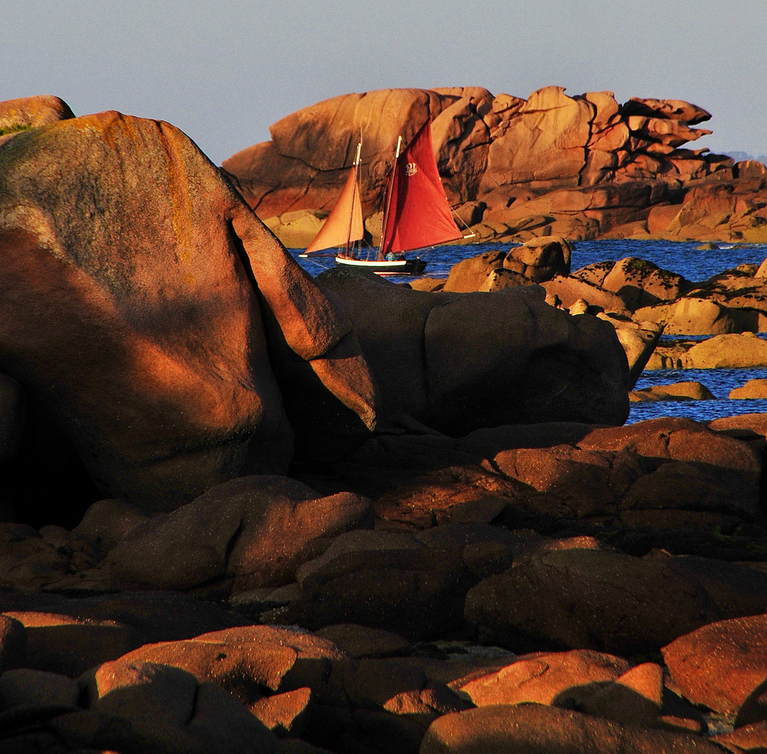 Voile entre les rochers