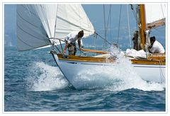 Voiles d'Antibes 2010: Ab durch die Welle...