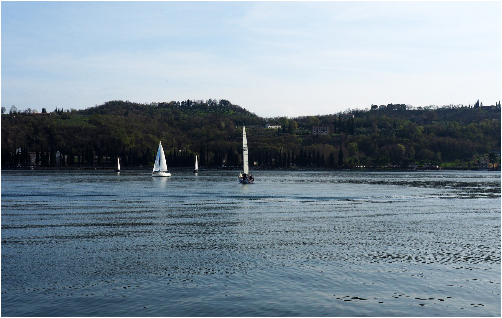 Voiliers dans la baie de Salo