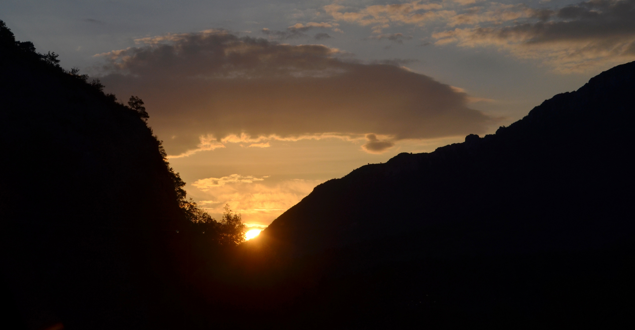  * voir un lever de soleil, c'est majestueux * !!!!! 